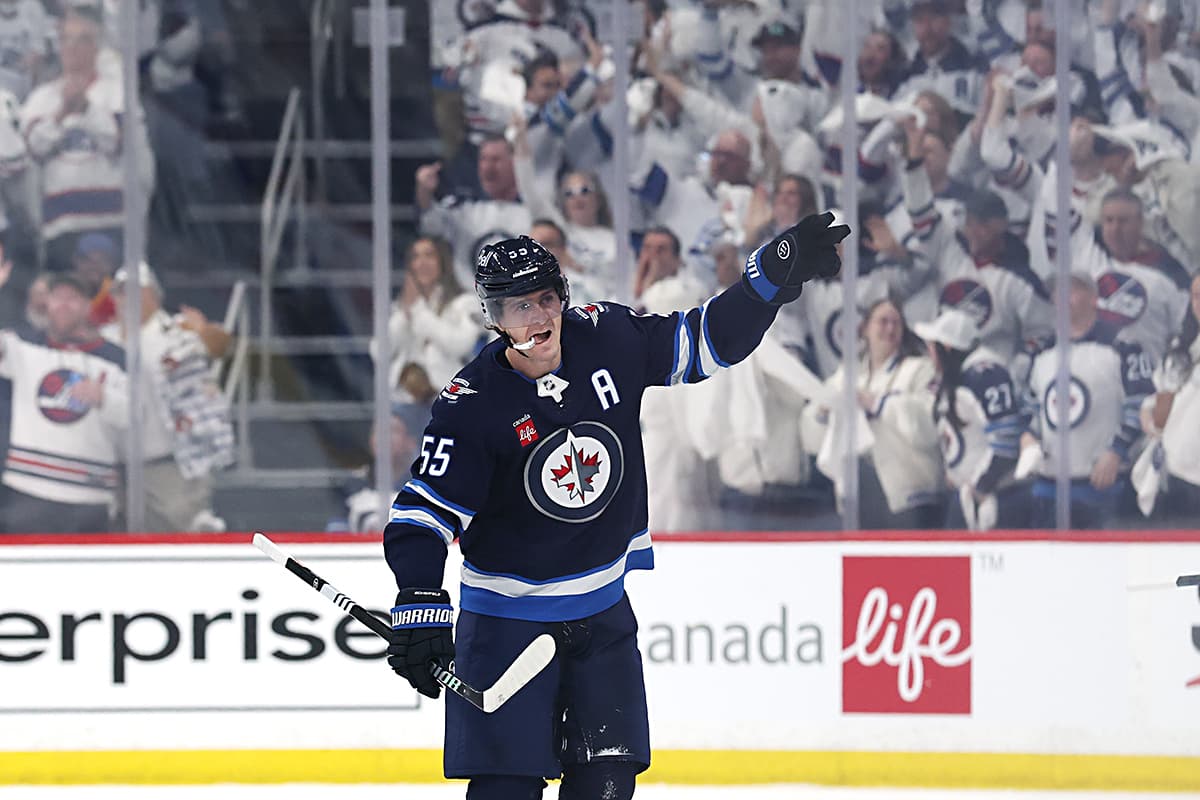 So Much Fun: Jets Hold Blues to No Goals and Five Shots in Last 39:47 to Win 5-3 in Game 1