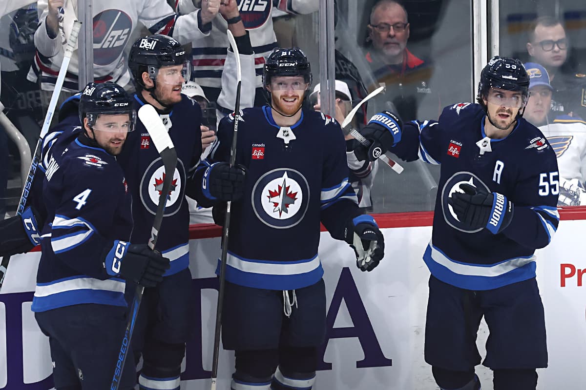 Jets Beat Blues 5-3 in a Rock 'em, Sock 'em Affair in Game 5