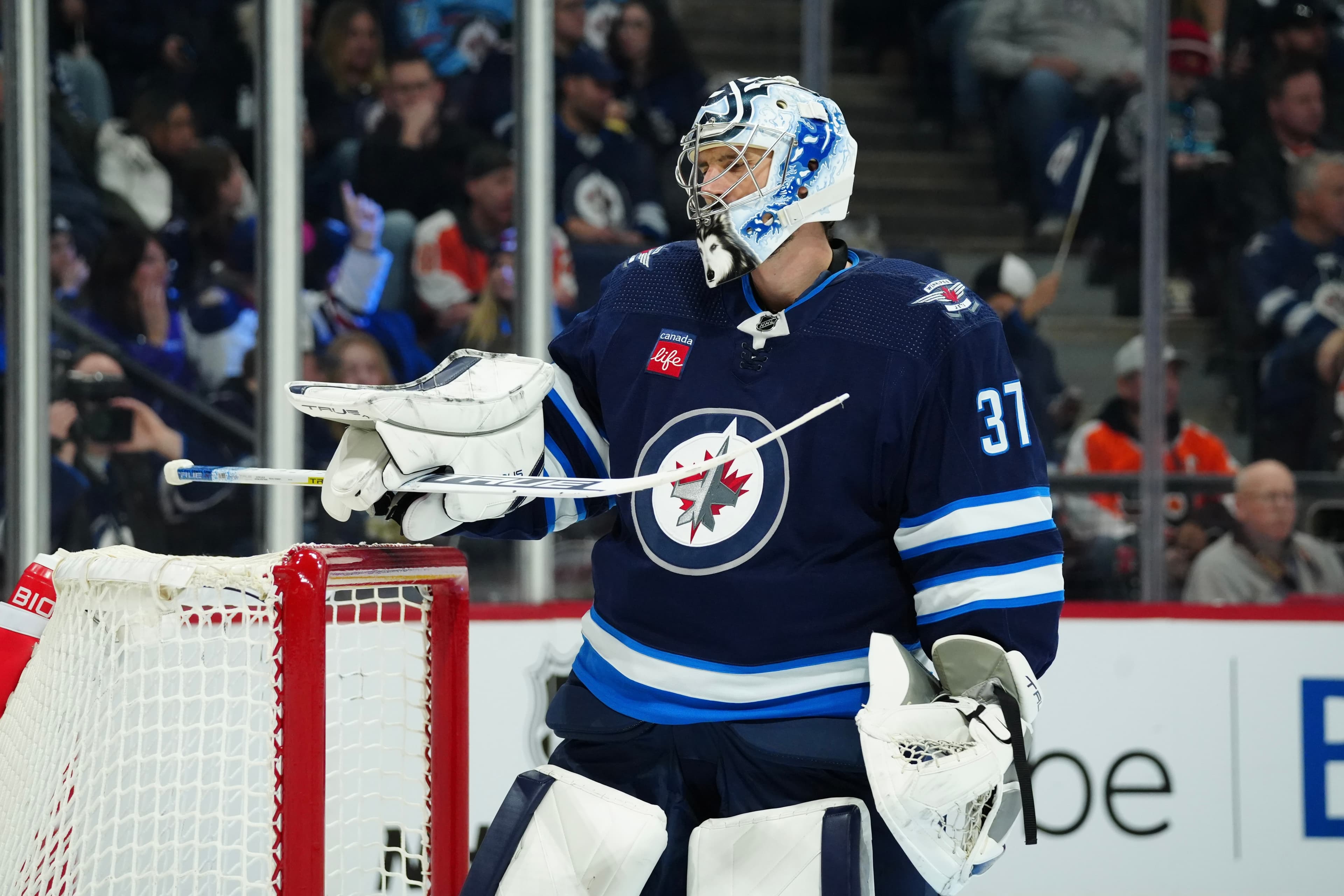 Playoff Pressure: Hellebuyck's Struggles Highlight Jets' Postseason Woes