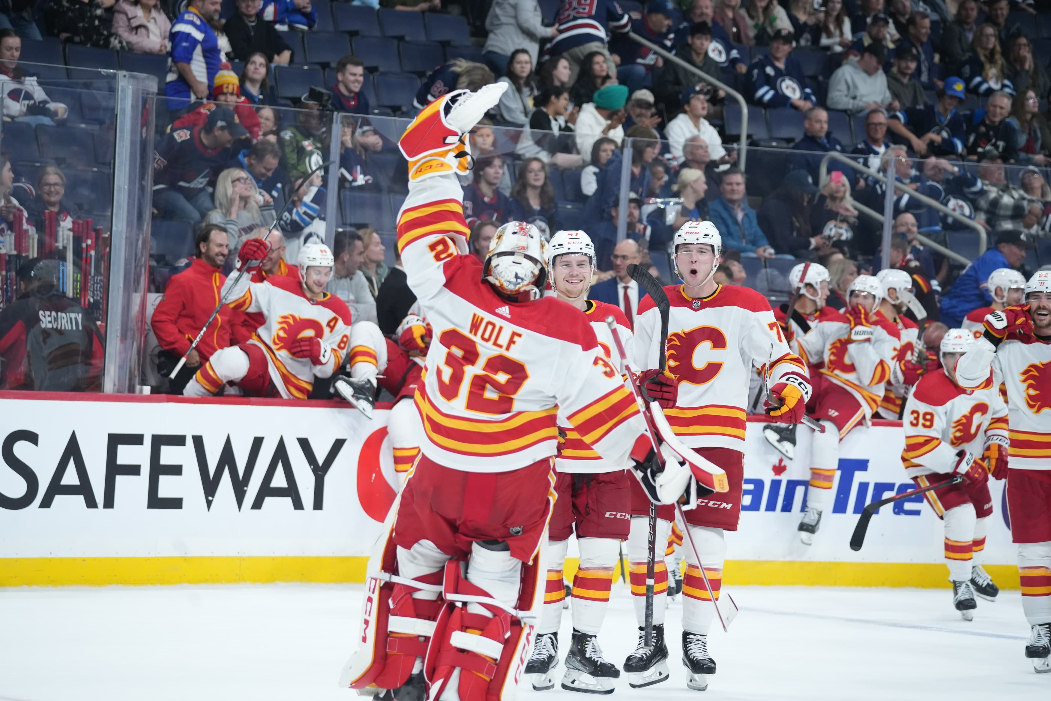 Jets Fall 3-2 as Mangiapane Scores Shootout Winner for Flames