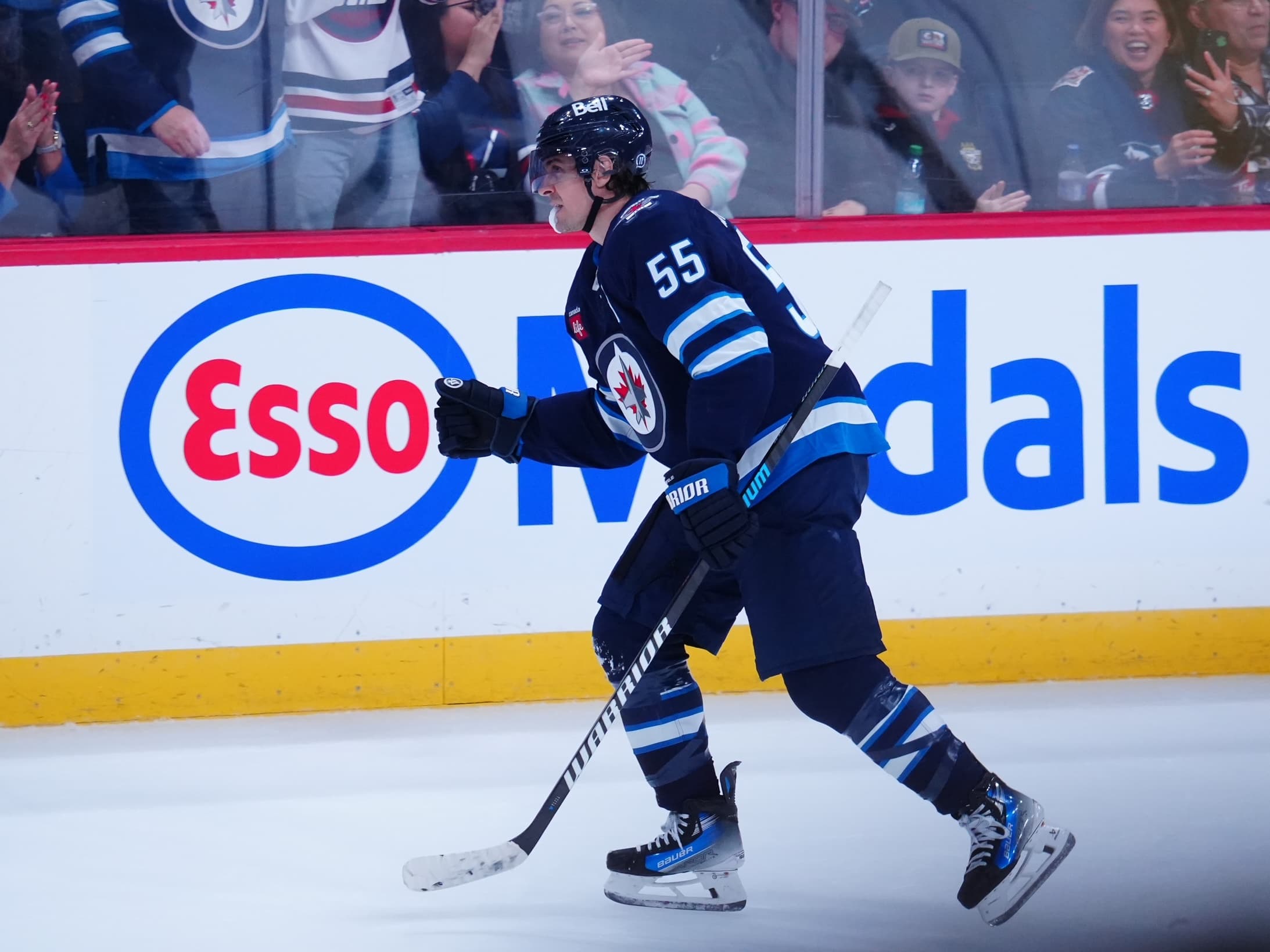 A Christmas Present for Jets Fans: Winnipeg Blasts the Leafs in Toronto