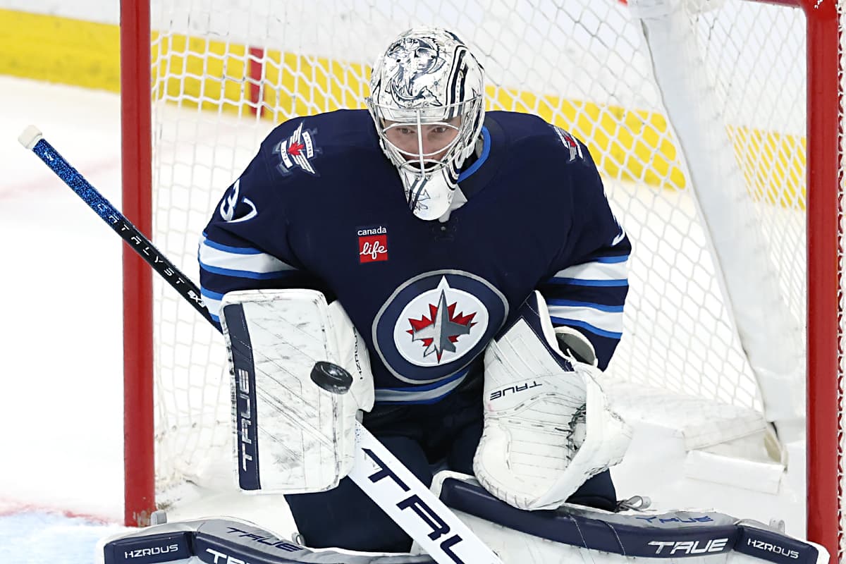 Hellebuyck Earns the Shutout As the Jets Beat Dallas 4-0 to Even Divisional Final