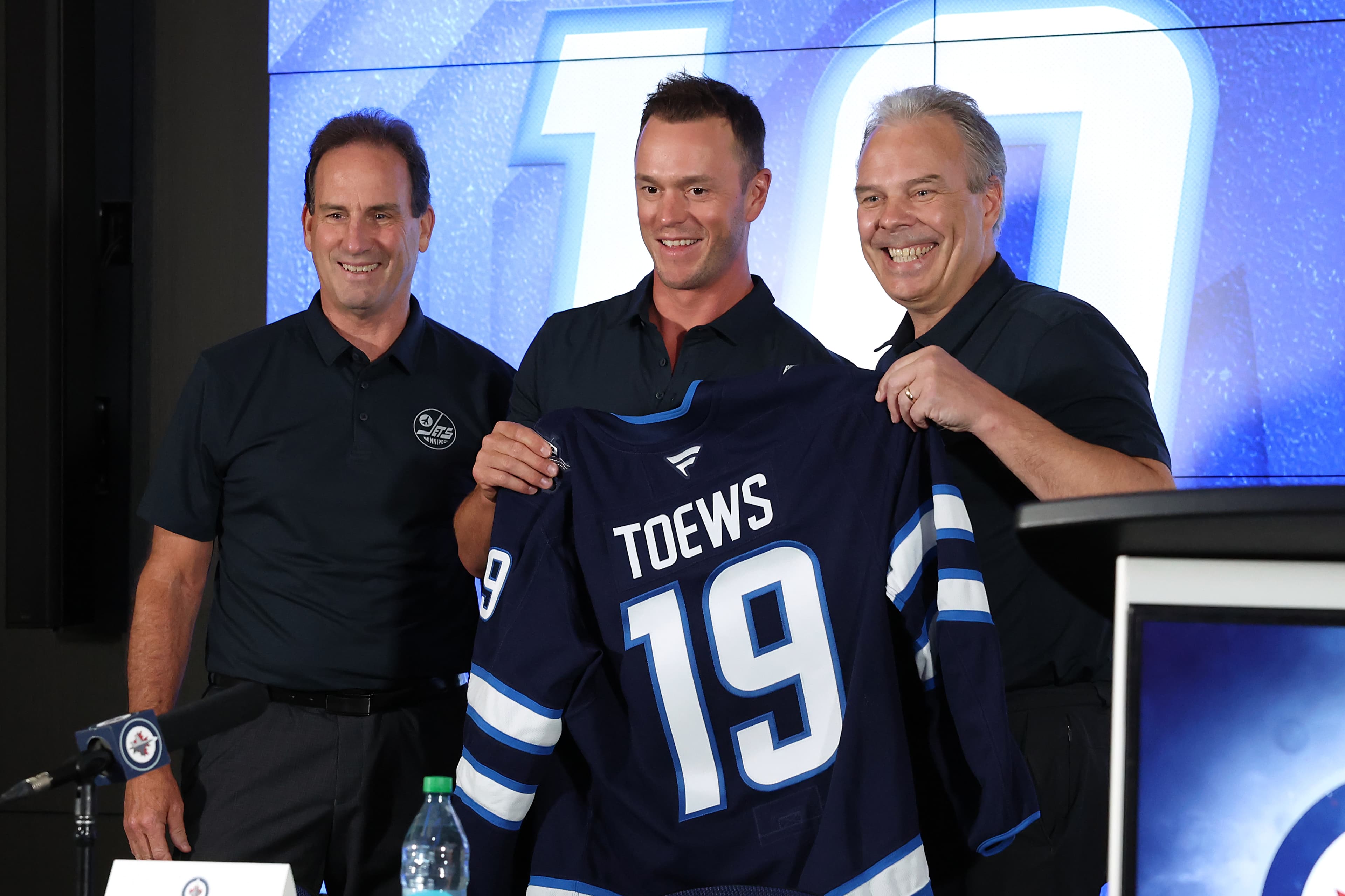 Jonathan Toews: Back in the '204'