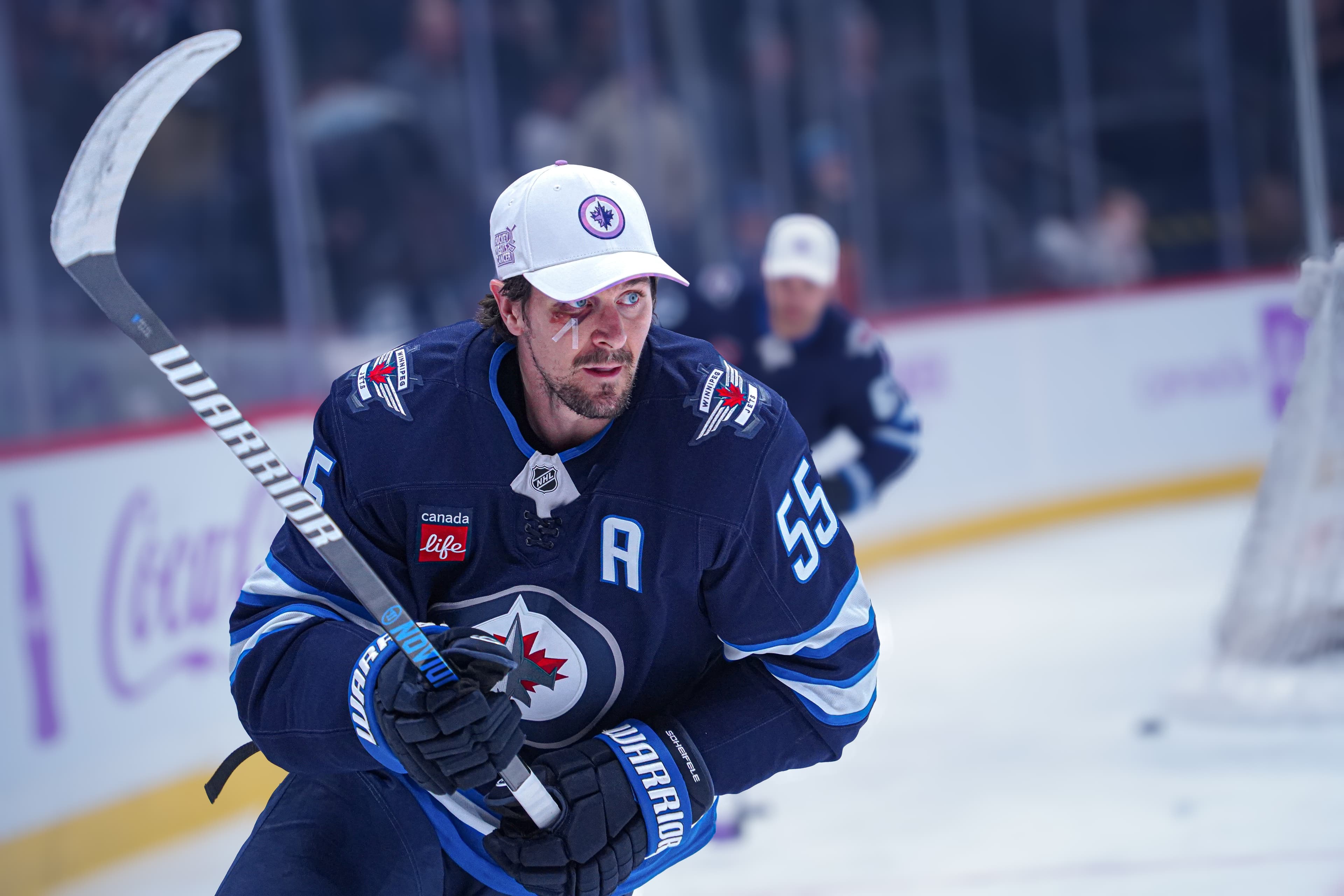 Jets' Star Center Takes League's Top Honour