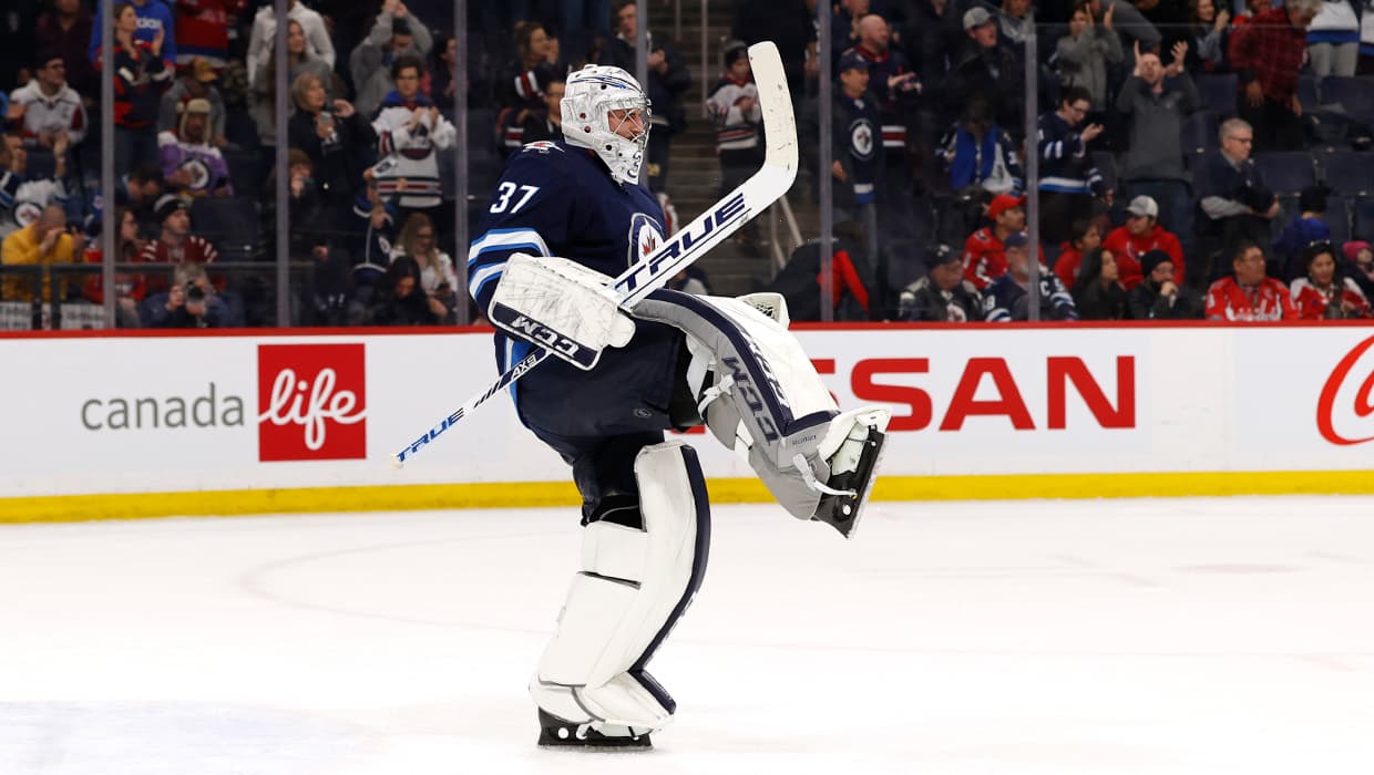 Hellebuyck, Jets Brilliant in Shutout of Capitals