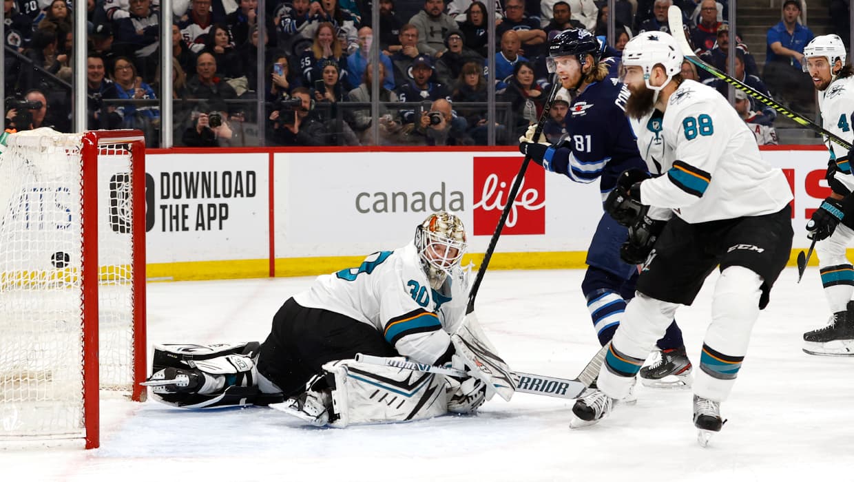 Jets Give Up Two in Third, Lose to Sharks