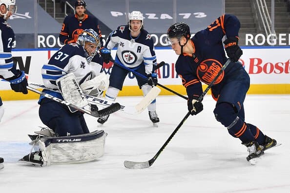 Jets Shock Oilers, Take First Game of Series