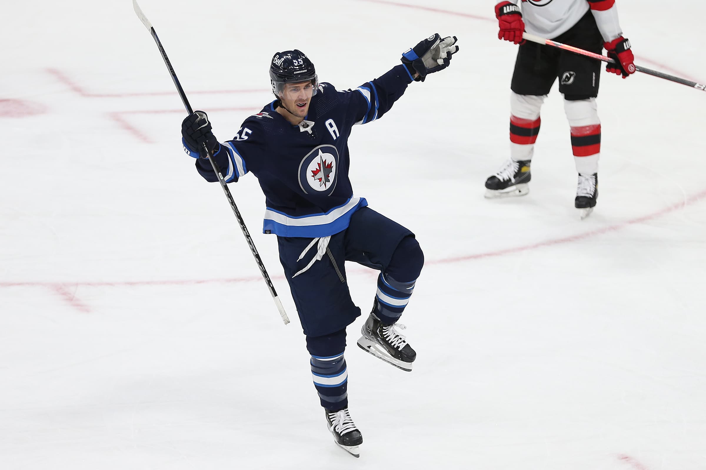 Scheifele's Hat Trick Leads Jets to 8-4 Shellacking of Devils