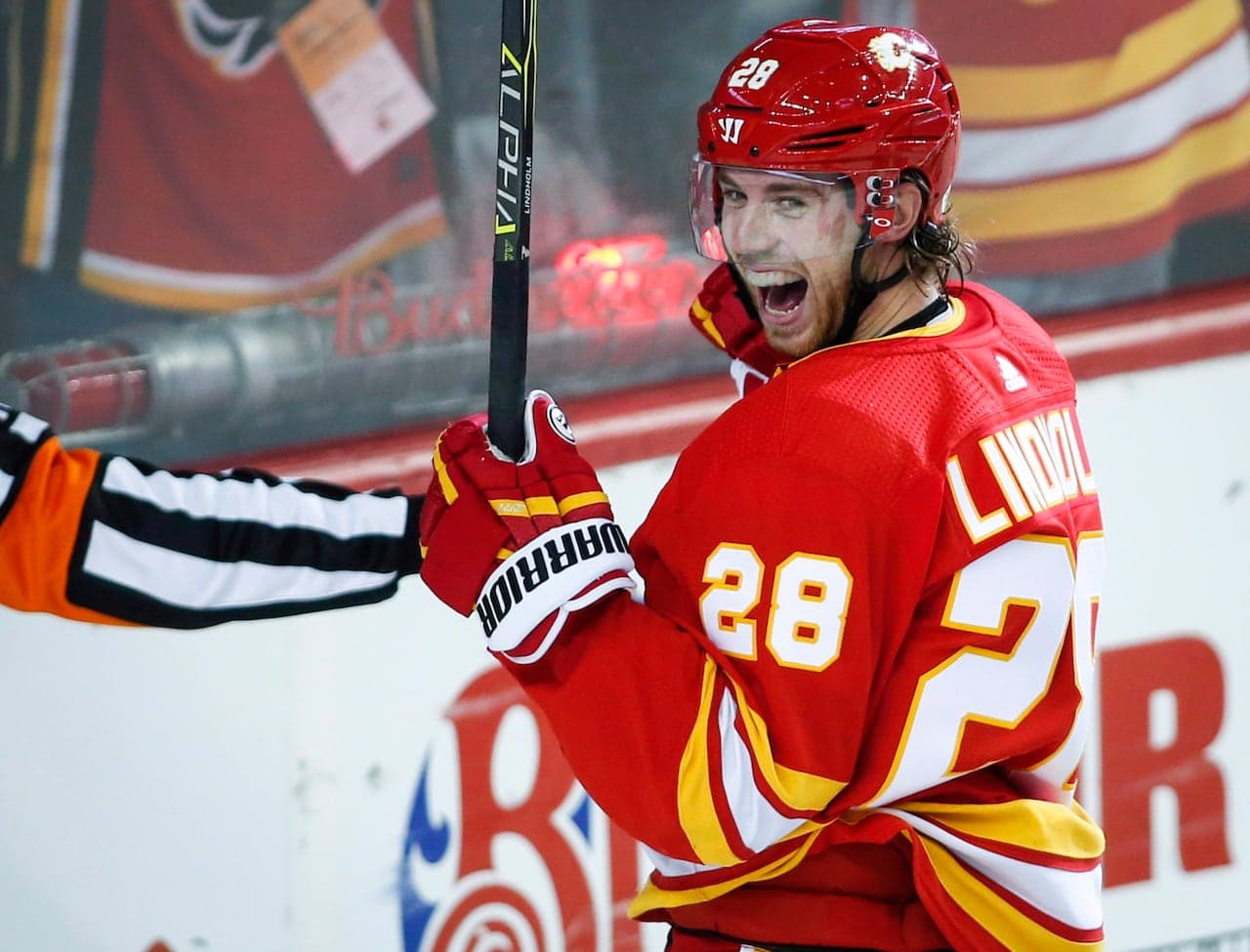 Flames Win 10th Straight With Late Goal to Beat Struggling Jets