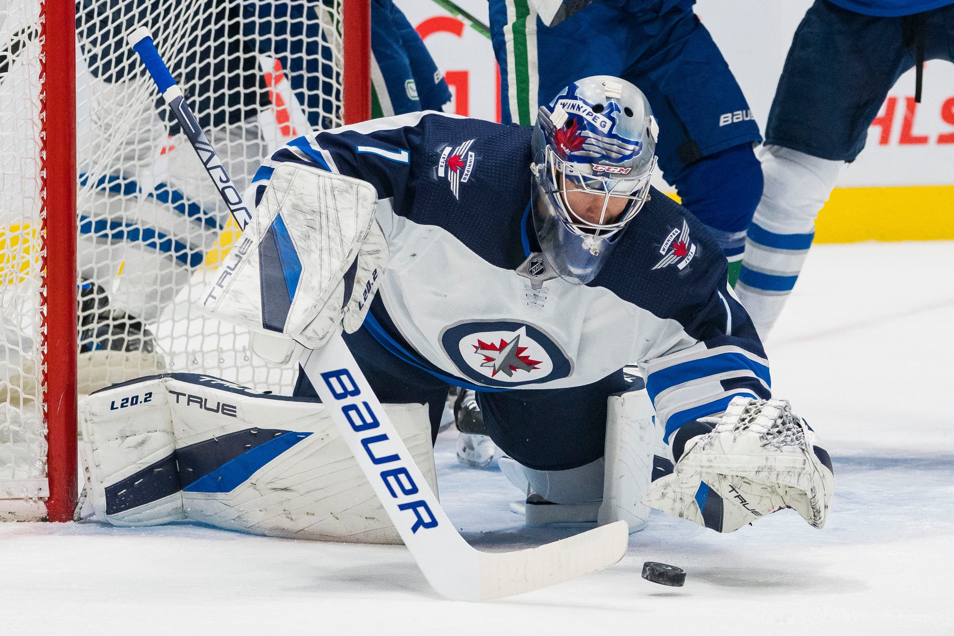 Comrie Brilliant, Connor Scores Highlight-Reel Winner as Jets Beat Devils