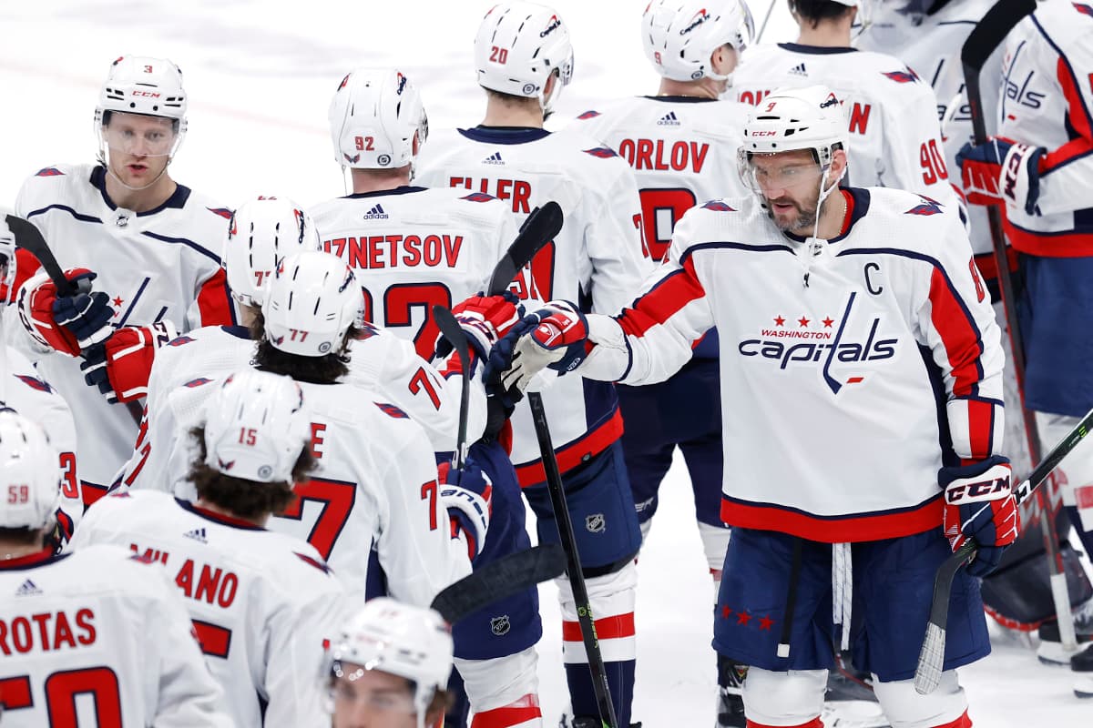 Brutal Second Period Sinks Jets in Battle With Ovechkin, Capitals