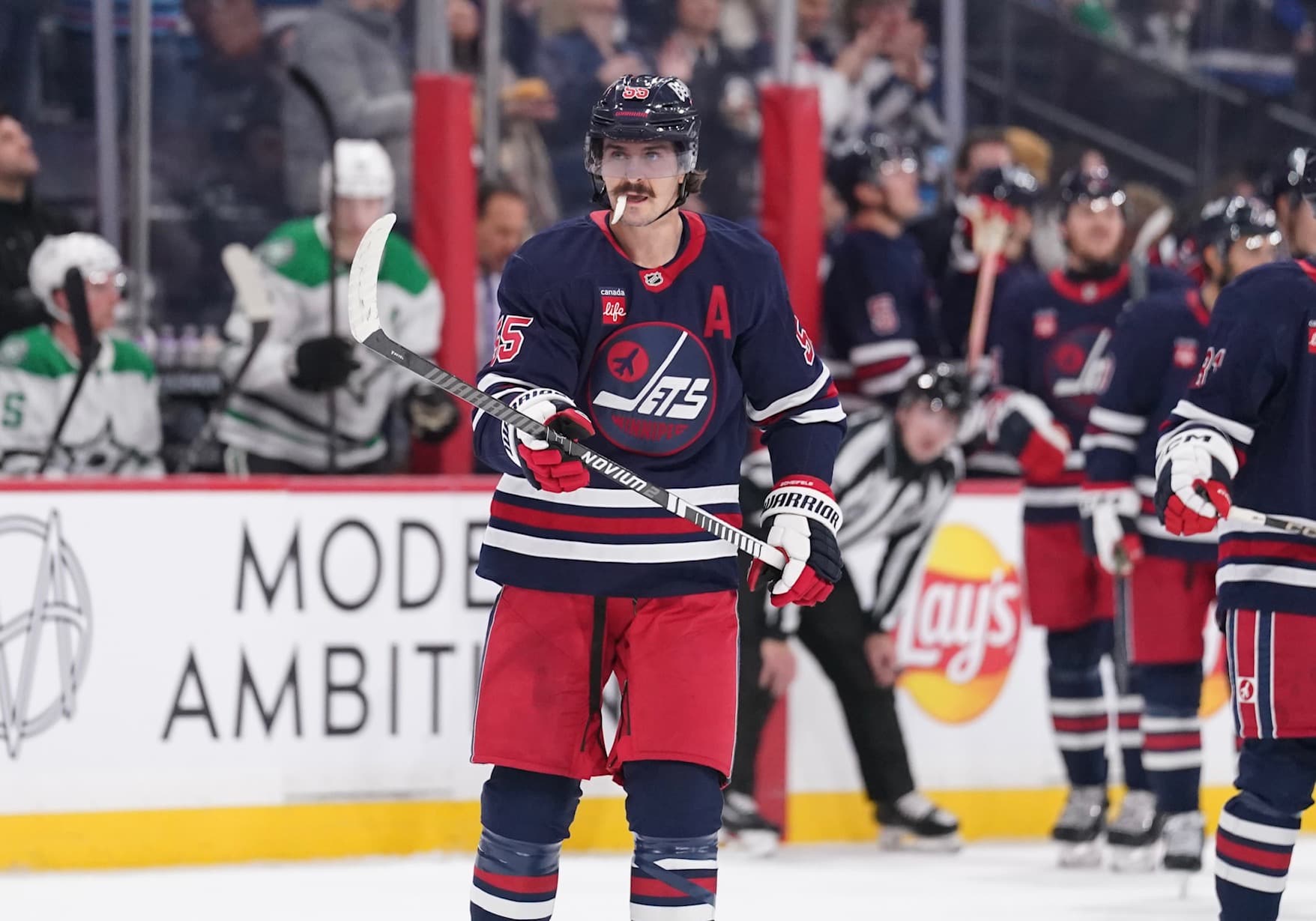 Scheifele Scores Twice, Jets Play Well, But Fall 4-3 to Dallas