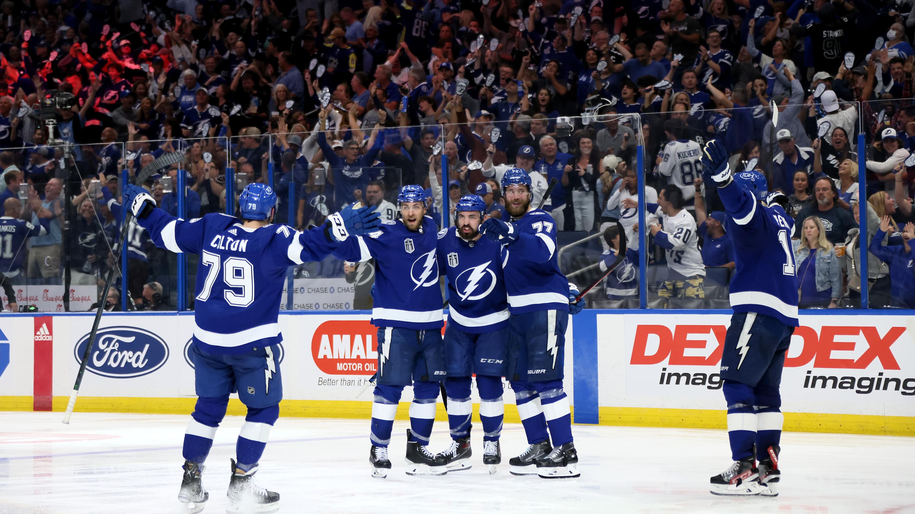 Tampa Does Tampa Things - Bolts Flip Script with 6-2 Blowout