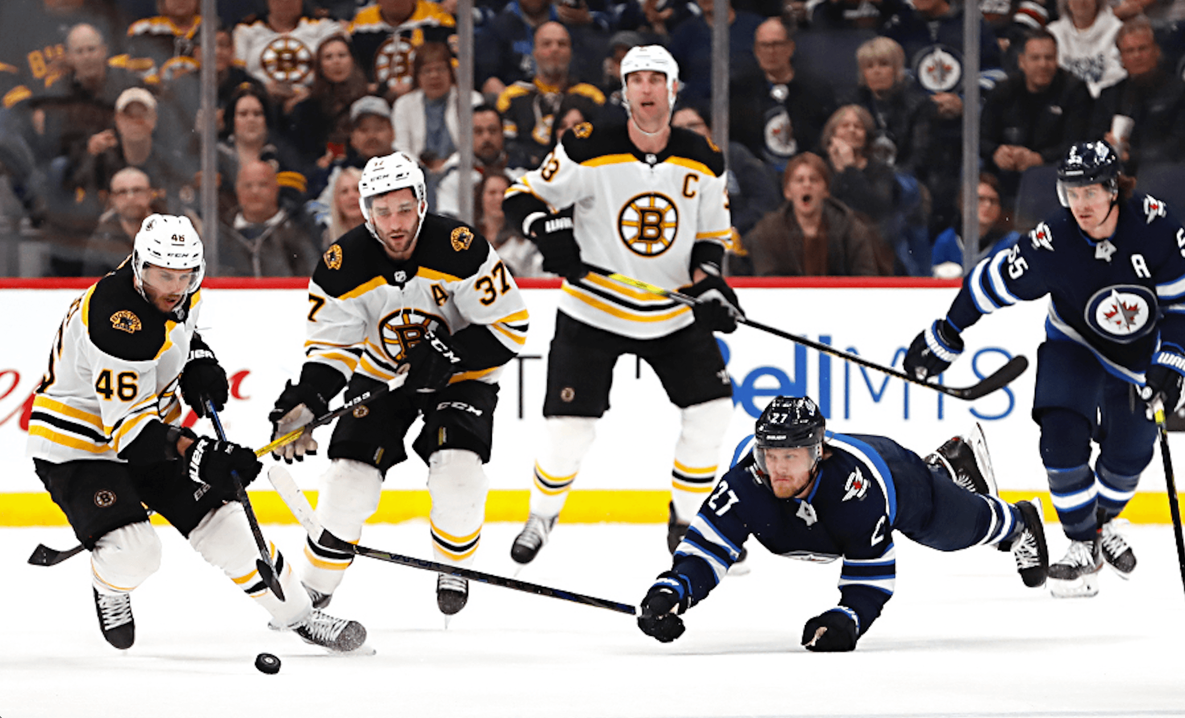 Bruins Bring Back Krejci and Bergeron on One-Year Deals