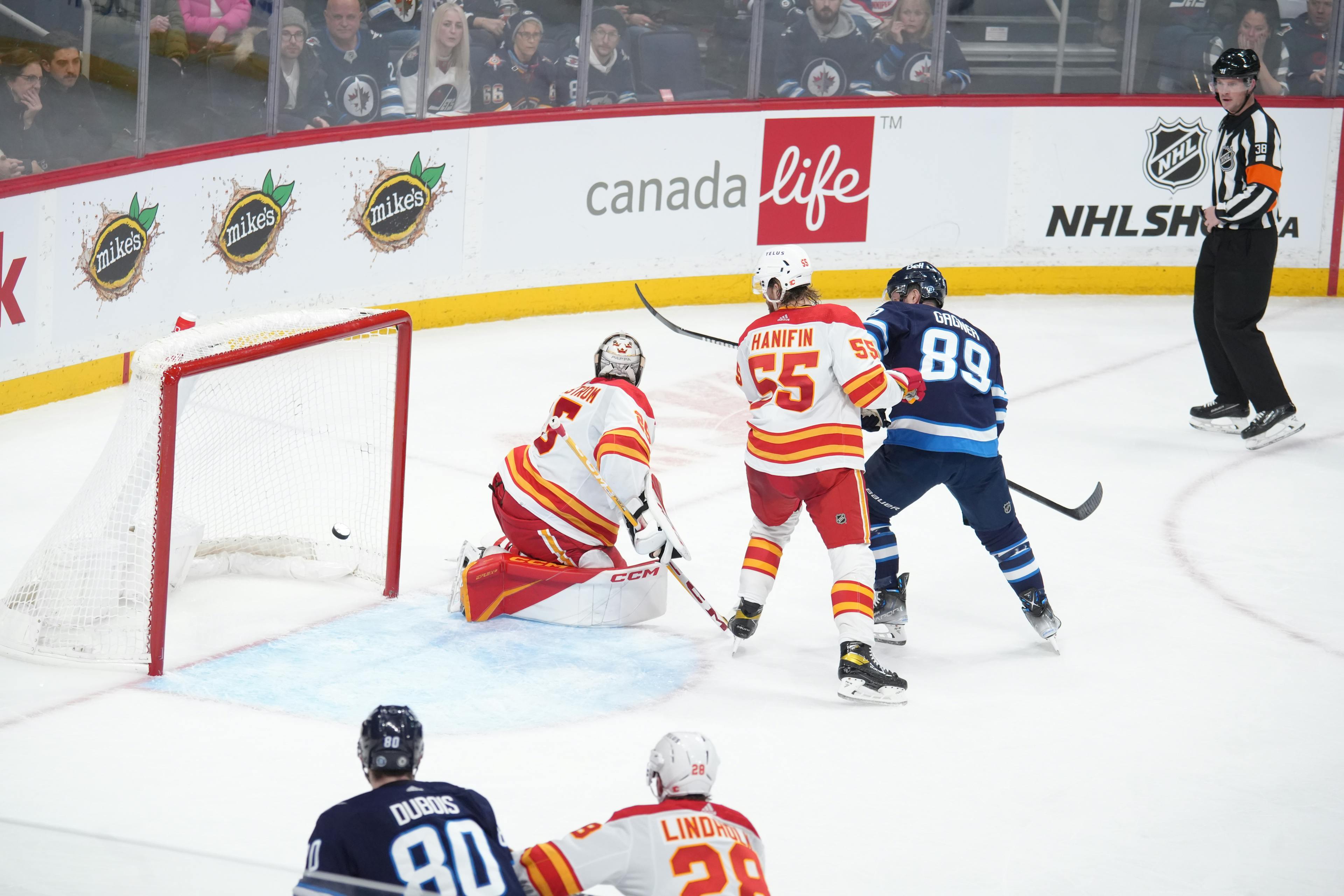Jets Edge Flames 3-2, Win Third Straight Game