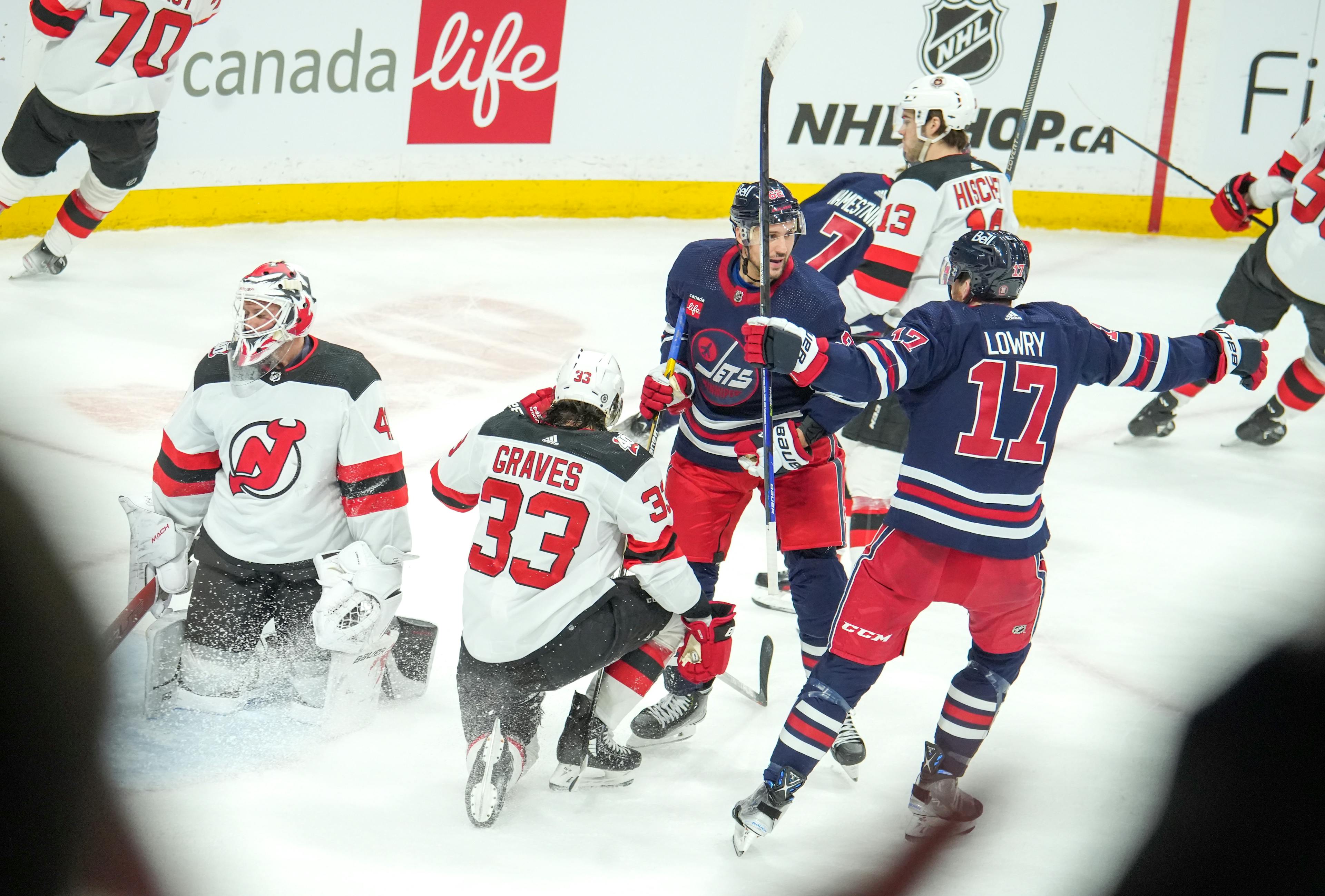 Jets Score Six Again in Lopsided Victory Over New Jersey
